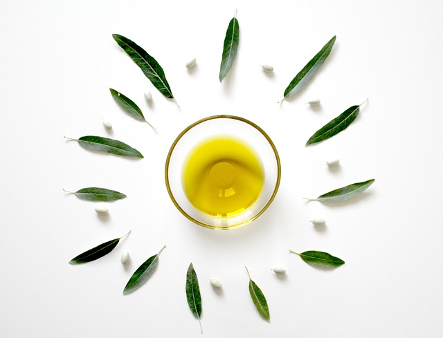 Olive Oil: BENEFITS | SIDE EFFECTS | USES