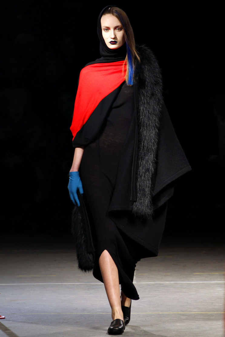 Fashion Runway | Yohji Yamamoto Fall/Winter 2012 Ready-to-Wear Paris ...