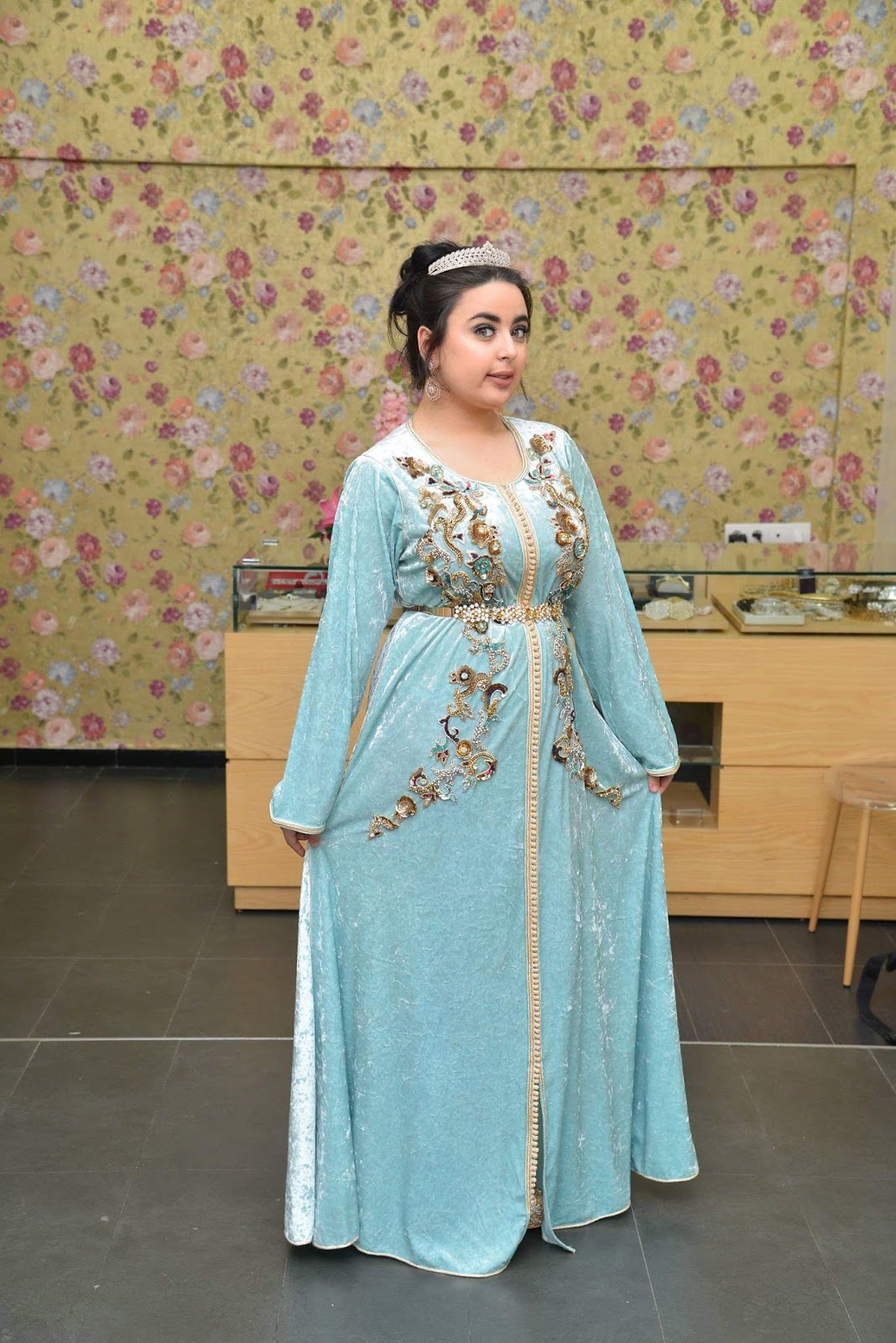 من أروع موديلات قفاطين مغربية بثوب الموبرة الراقي