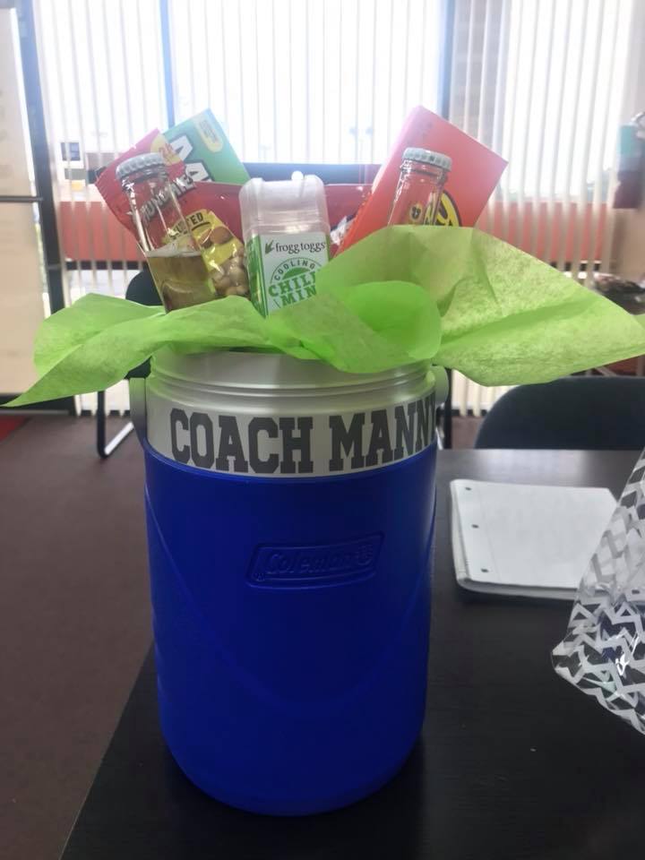 Confessions of a Sports Mama: Team Mama Idea: DIY Basketball Gift Bags for  Coaches
