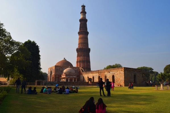 Wisata Menara Qutub, India