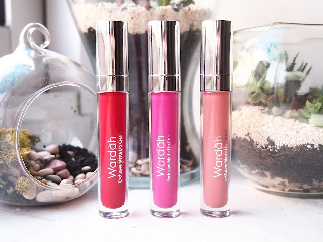 Wardah Exclusive Matte Lip Cream, the new lip range from Wardah Beauty, with three different colors of red, pink and nude, the price is RP 59.000. Wardah Exclusive Matte Lip Cream is lightweight, not sticky, vibrant color, dries quickly onto the lips and no strong smell.