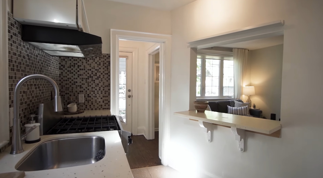 21 Photos vs. 311 Victoria Park Ave, Toronto Interior Design Home Tour