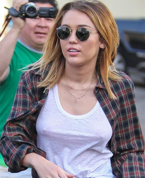 Bra Puting Miley Cyrus free images, download Pakai Baju Transparan Tanpa Br...
