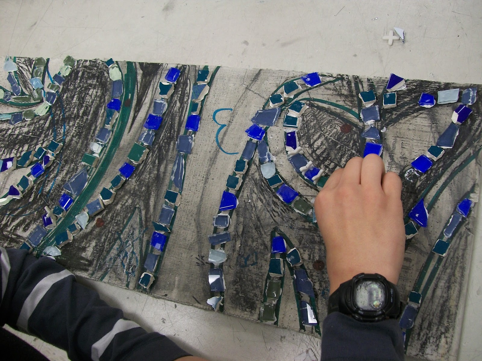 Art Alley MMS 8th Grade Art Students make Tile Mosaic Murals