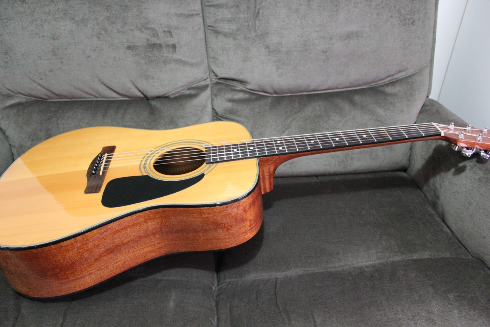 Edwin's Guitar Journey Fender DG8S Acoustic Guitar Demo / Review