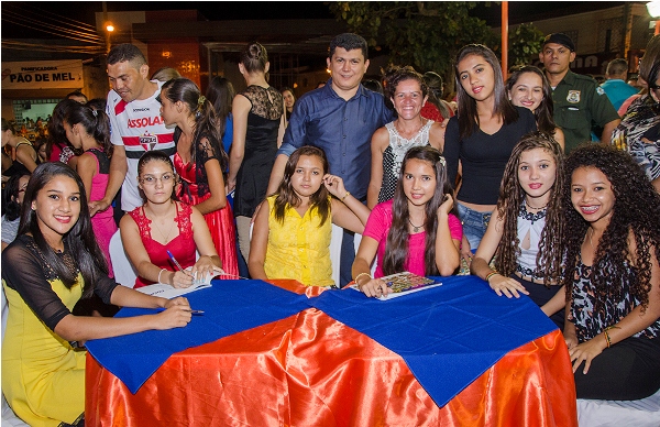 Prefeitura de Cocal inaugura Centro Comercial e praça - Imagem 34