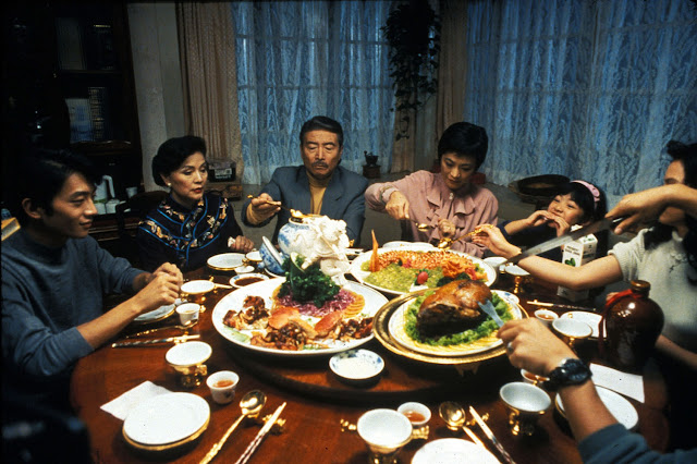 Yin shi nan nu (Comer Beber Homem Mulher, 1994)