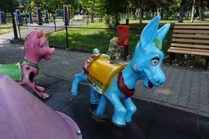 Bukarest, Romania ja lasten kanssa matkustaminen. Parhaat leikkipuistot ja huvipuistot!