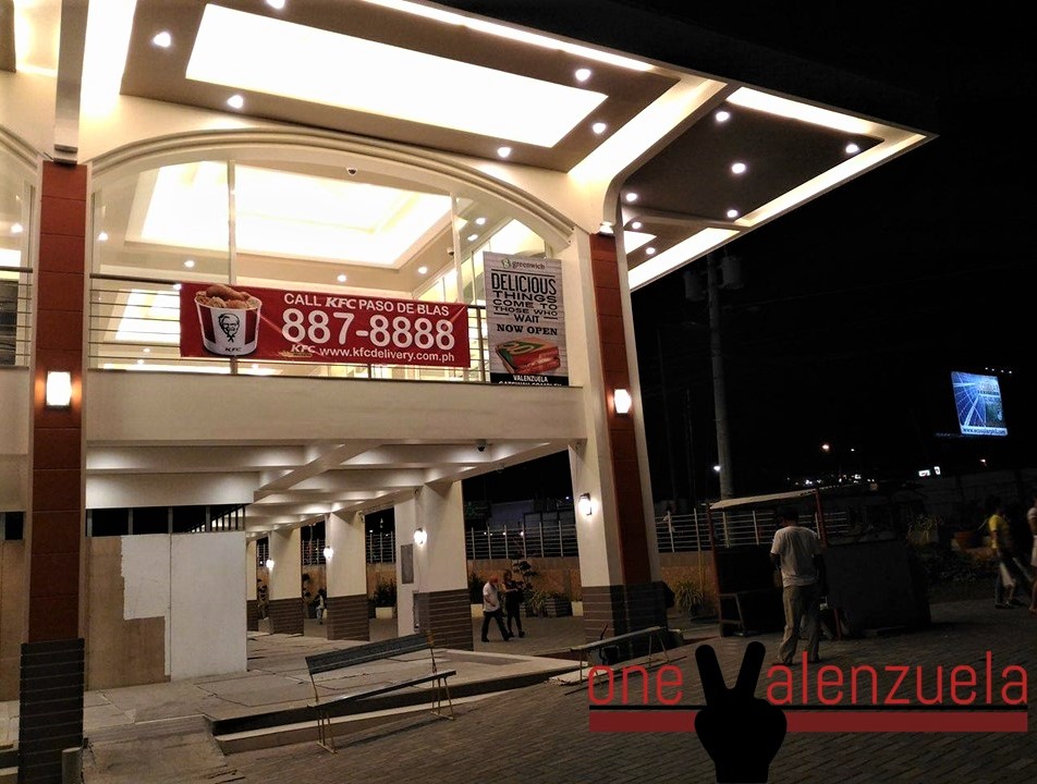 One Valenzuela Wandering at Valenzuela Gateway Complex, Paso De Blas
