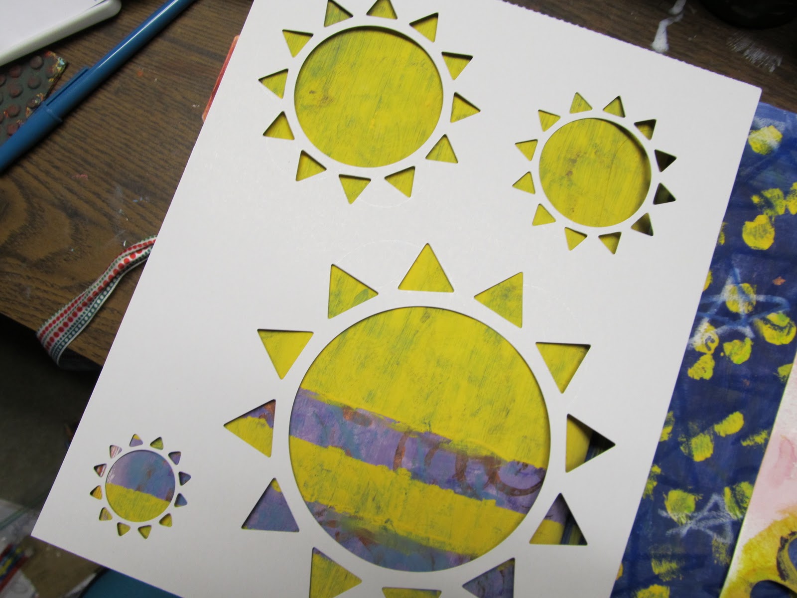 {The Creative Artist} Stenciling Tutorial!!