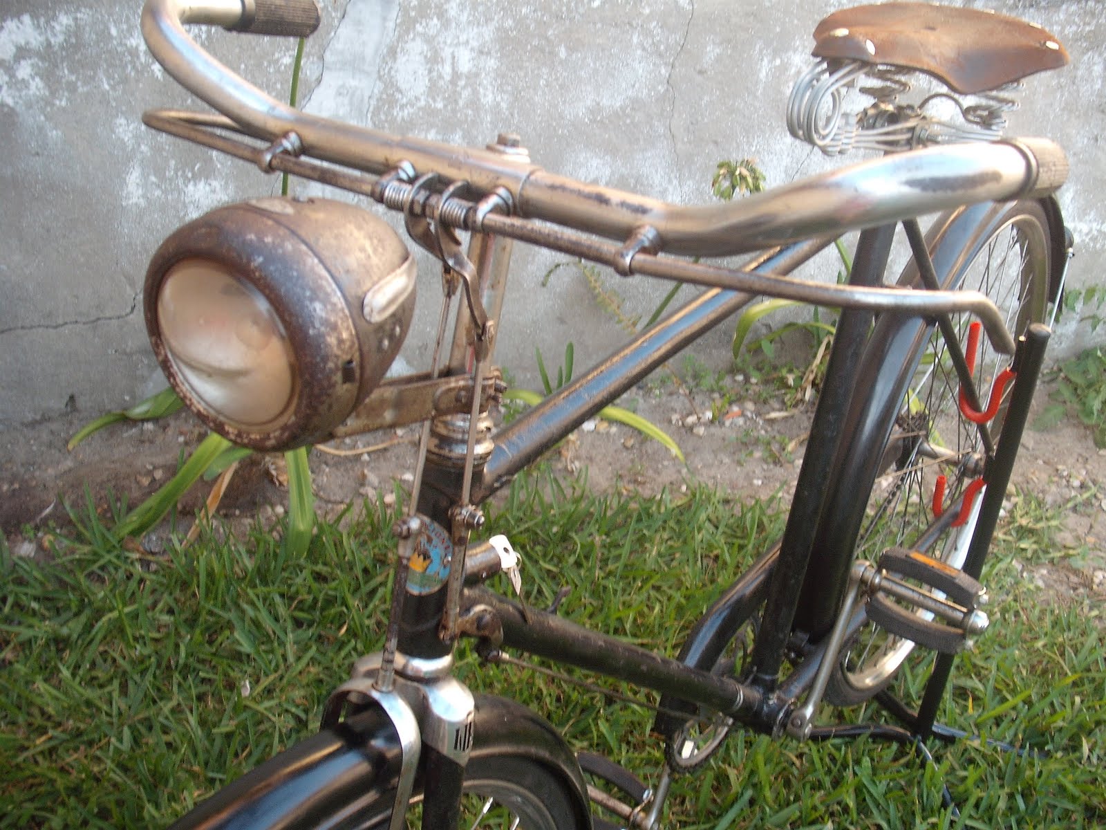 pe-as-bicicletas-antigas-pasteleiras-bicicleta-antiga-pasteleira-rara