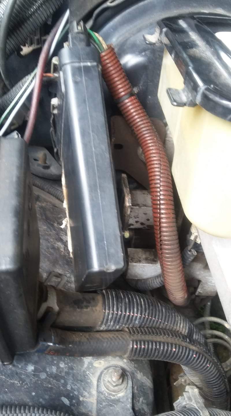 Lokasi dan bentuk modul ABS opel chevrolet blazer. Error dan