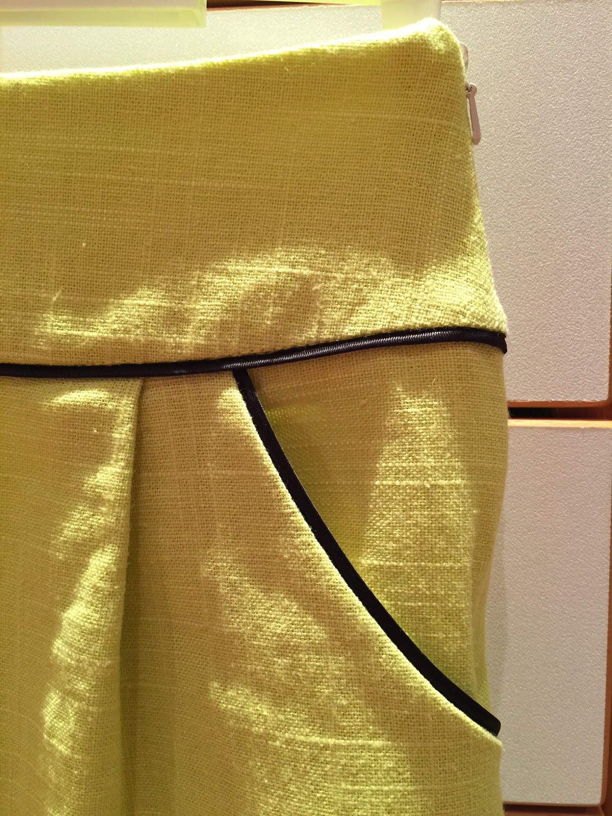Skirt with Piping