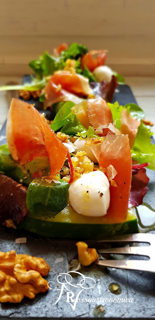 Ensalada Arcoiris con sandia y nueces