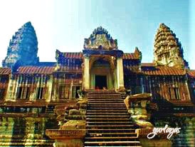 wooden stairs Angkor Wat by gurlayas.blogspot.com