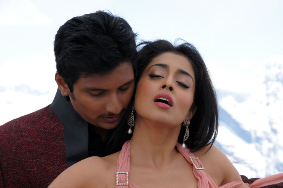 Jeeva+Shriya+Romantic+Photo+Collection+F