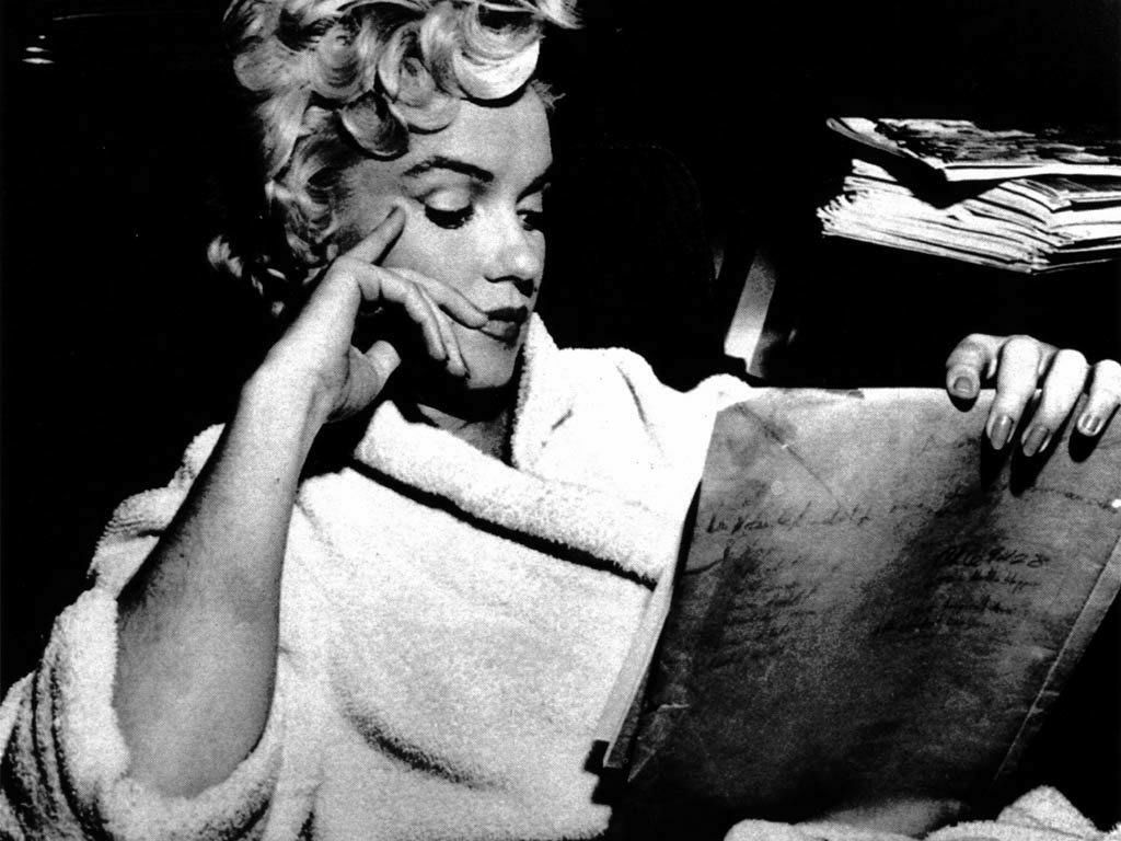 http://3.bp.blogspot.com/-tfq72VRW0VE/T7e5hyP1_VI/AAAAAAAABO4/TeaYhPzGXLs/s1600/02+Marilyn-Monroe.jpg