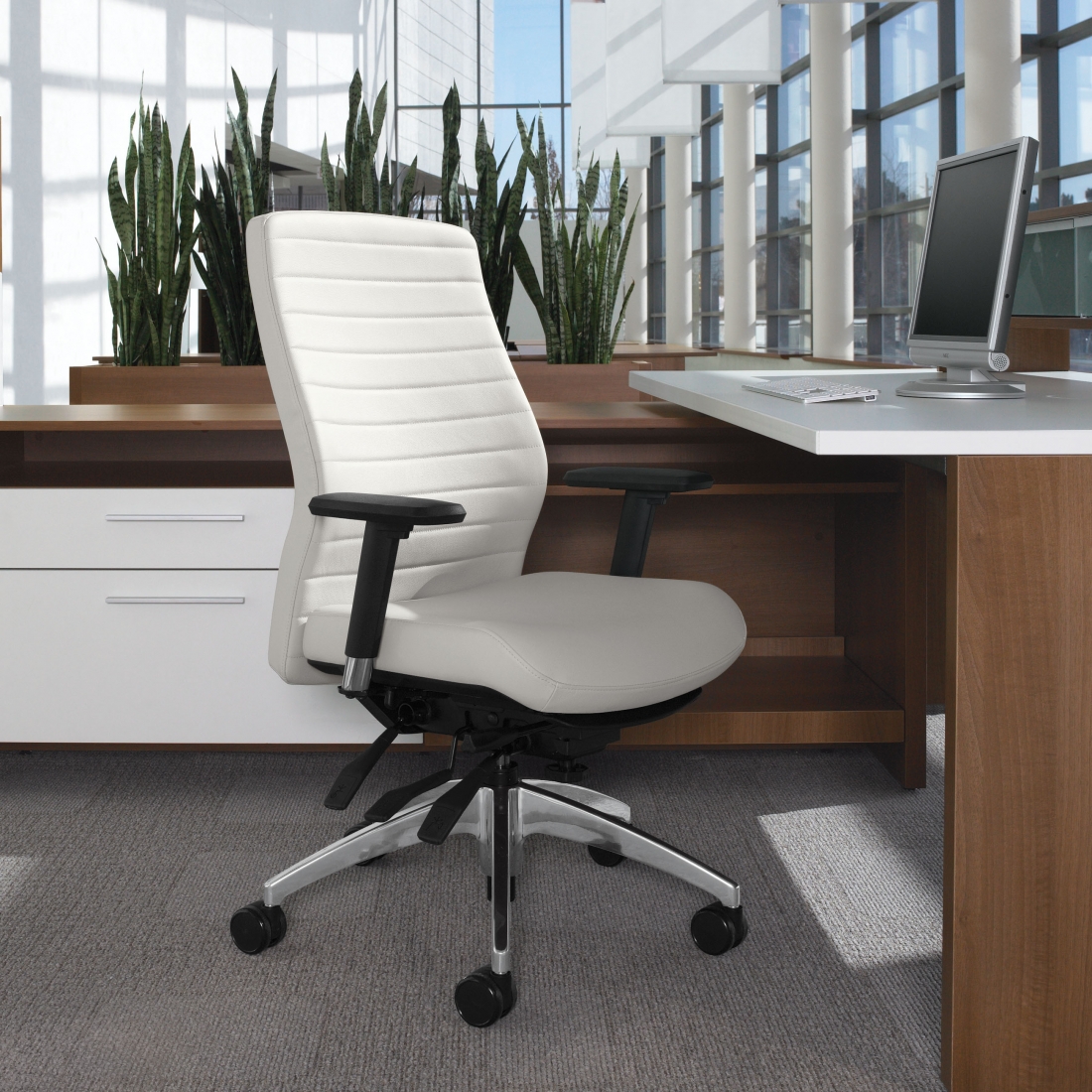 10 Things To Consider When Purchasing Your First Office Chair