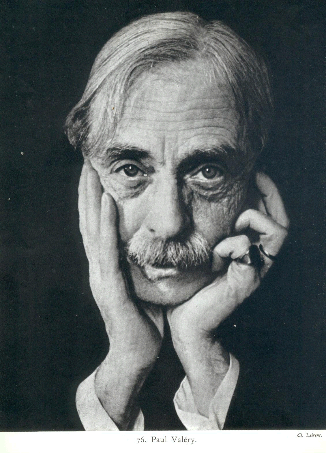 CASA CON JARDÍN: PAUL (VALÉRY) ESCUCHABA UNA MÚSICA...