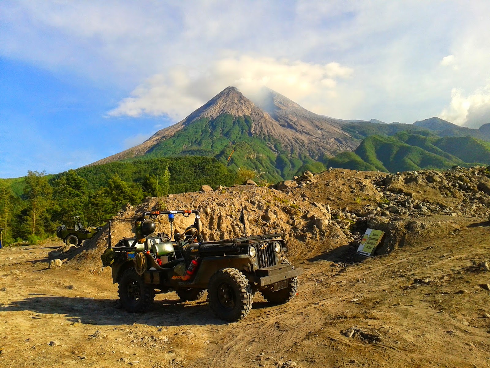 Jeep Wisata YOES Adventure Kaliurang