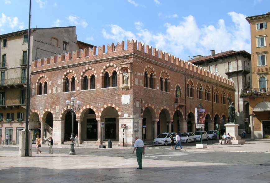 La Veja VERONA. LA «DOMUS MERCATORUM»