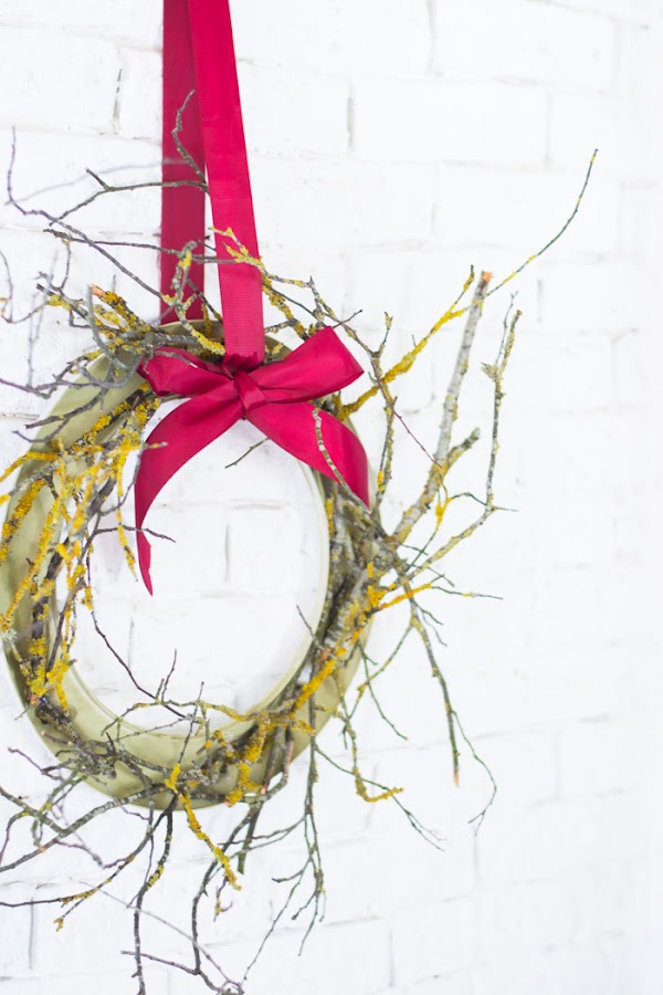 Coronas de Navidad con tela y ramas