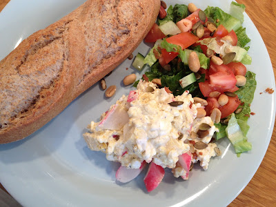 crabstickr%C3%B6ra+med+baugette - Crabsticks på två olika sätt - crabsticksröra och crabstickssås