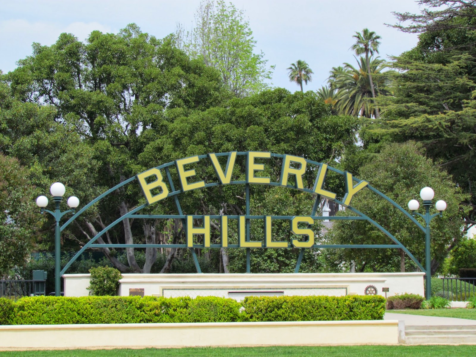 Liz Los Angeles Rodeo Drive em