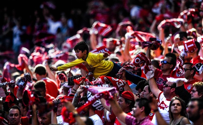 Blogs Benfica Equipa levada nas asas dos adeptos Blogs Benfica Equipa levada nas asas dos adeptos