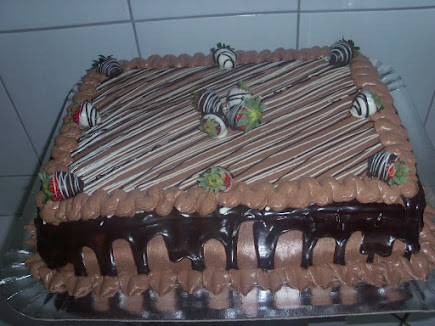 TORTA KINDER OVO