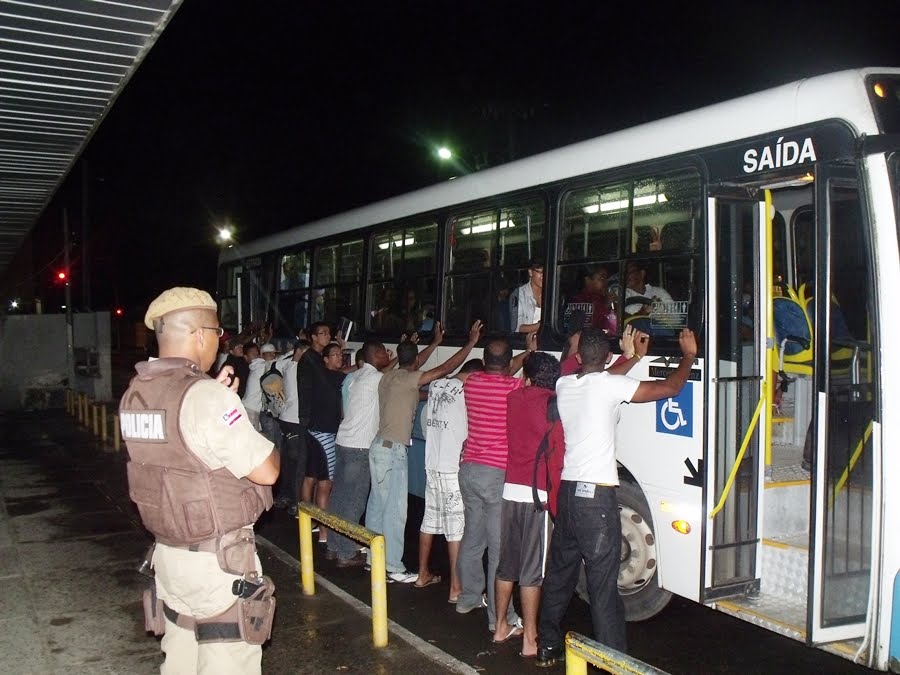 DIAS D'AVILA CONTRA O CRIME