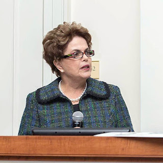 Dilma diz que: "Me preocupa que prendam o Lula" em conferencia nos EUA Dilma diz que: "Me preocupa que prendam o Lula" em conferencia nos EUA