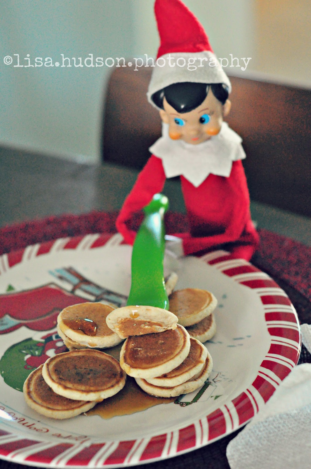 Marble and Mud: elf on the shelf: days 8 and 9