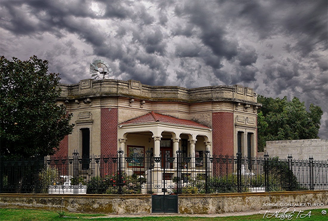 Gonzalez Turdo ® Vieja Casona Colonia San josé Coronel