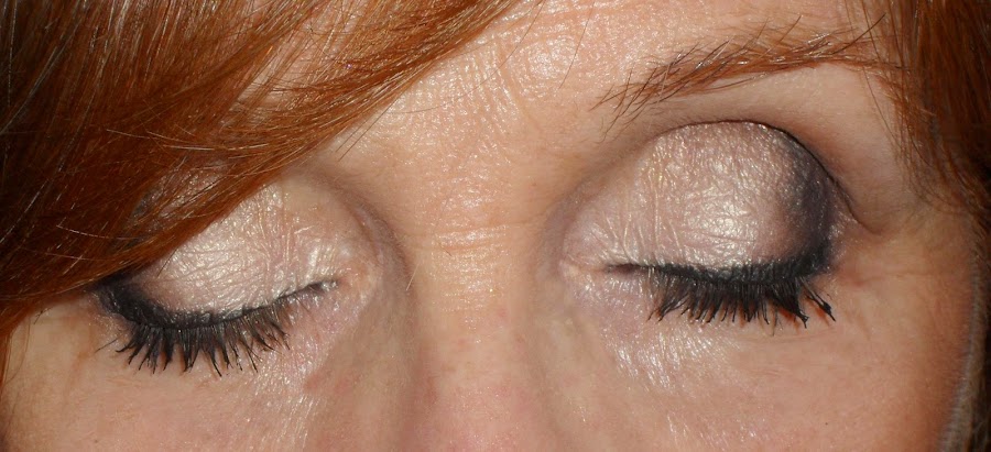 Imagen Ojos cerrados Look Julianne