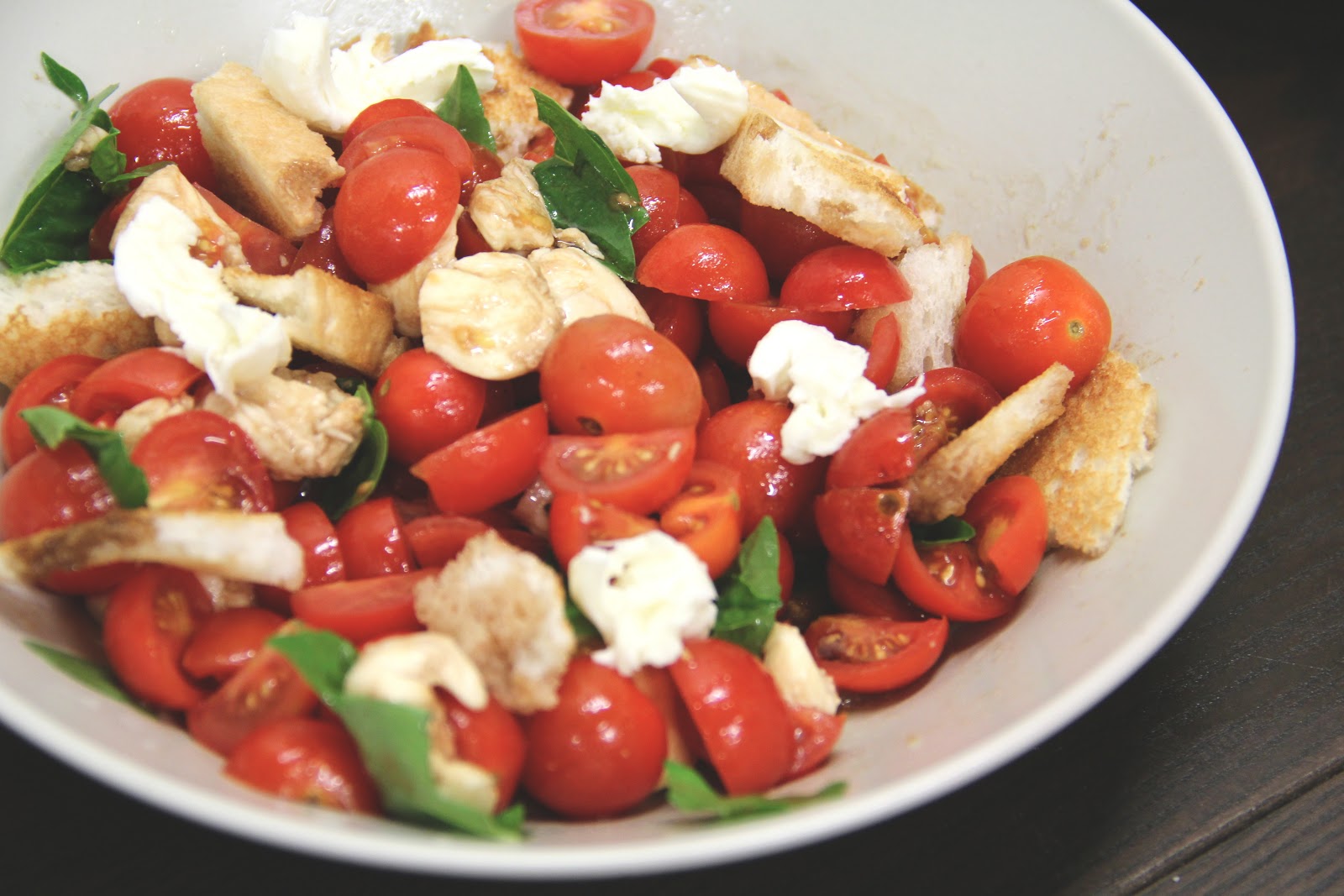 Tummy Thrills Tomato Salad With Basil And Bocconcini tummy-thrills-tomato-salad-with-basil-and-bocconcini