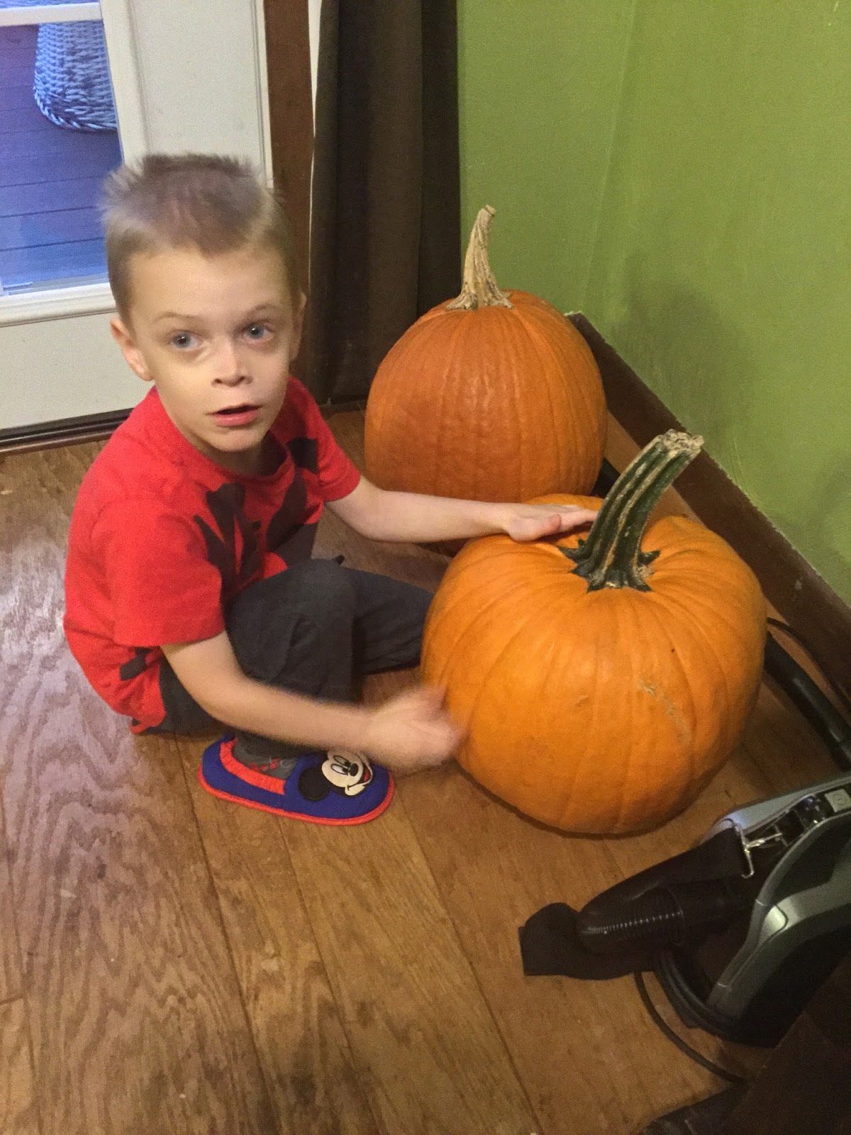 Handcrafted Artisan DIY and Product Review Pumpkin Carving using a