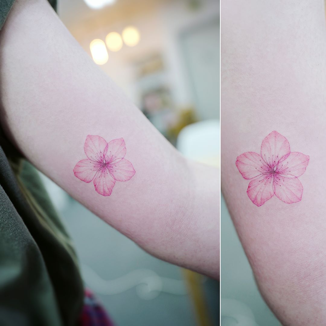 26 tatuajes minimalistas de flores que querrás hacerte | TATUAJES  MINIMALISTAS