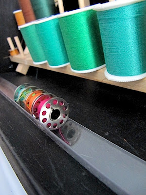 14 Incredible Ways to Organize Your Collection of Thread| How to Organize Your Thread, Craft Room Thread Organization, Organization 101, Craft Room Organization, How to Organize Your Craft Room, Popular Pin 