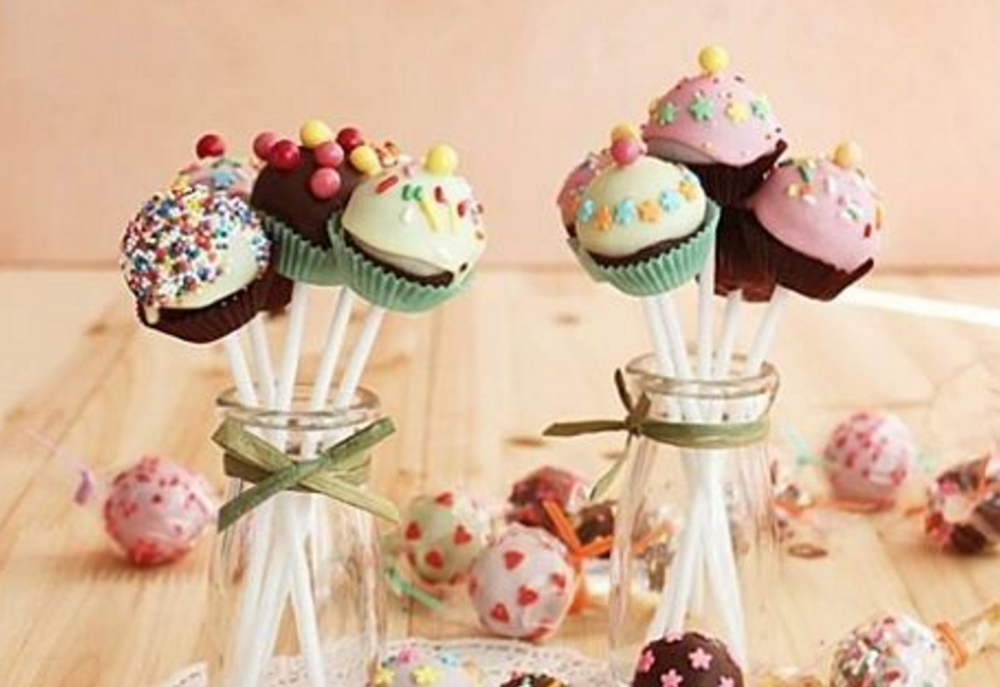 10 ideas para presentar los cupcakes en tu mesa de dulces