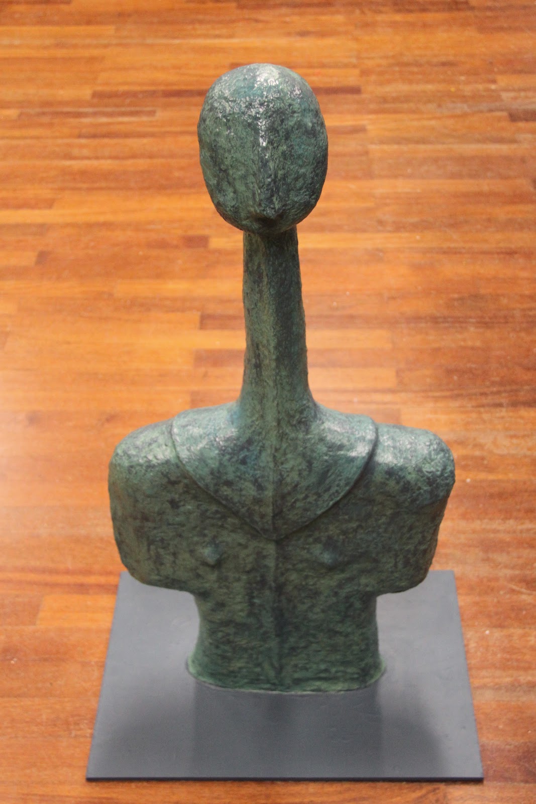 Atelier Soeff Beeld van Syl, hout en papier mache