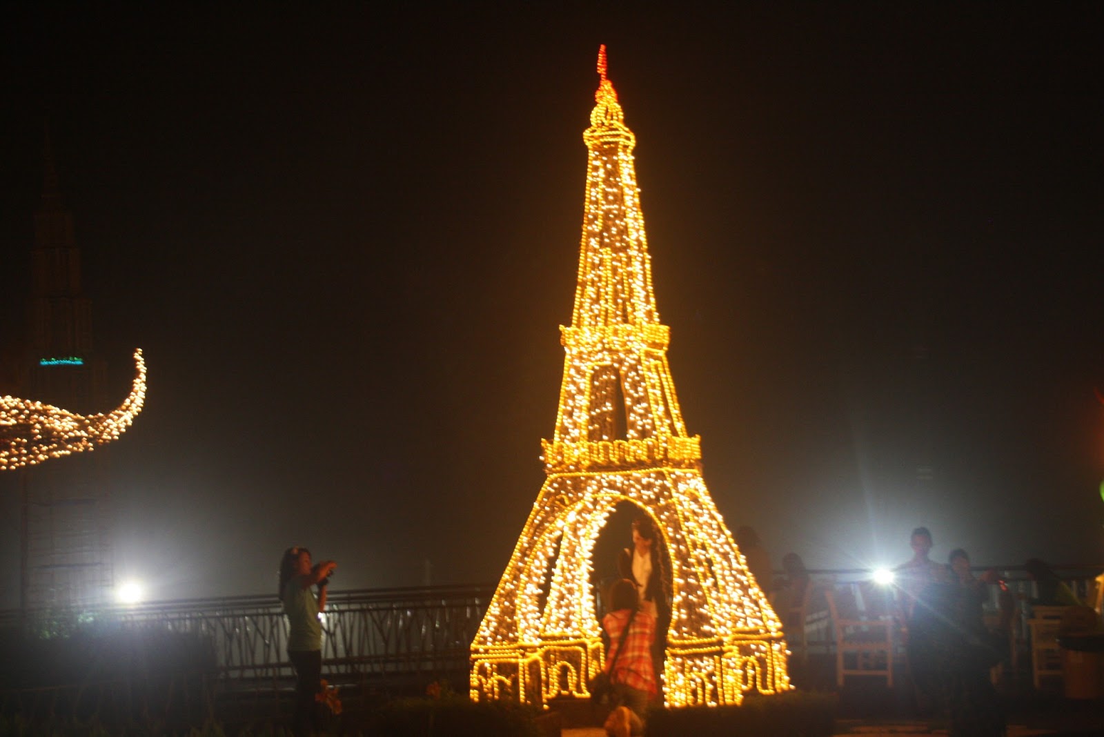 Pz C Menara Eiffel
