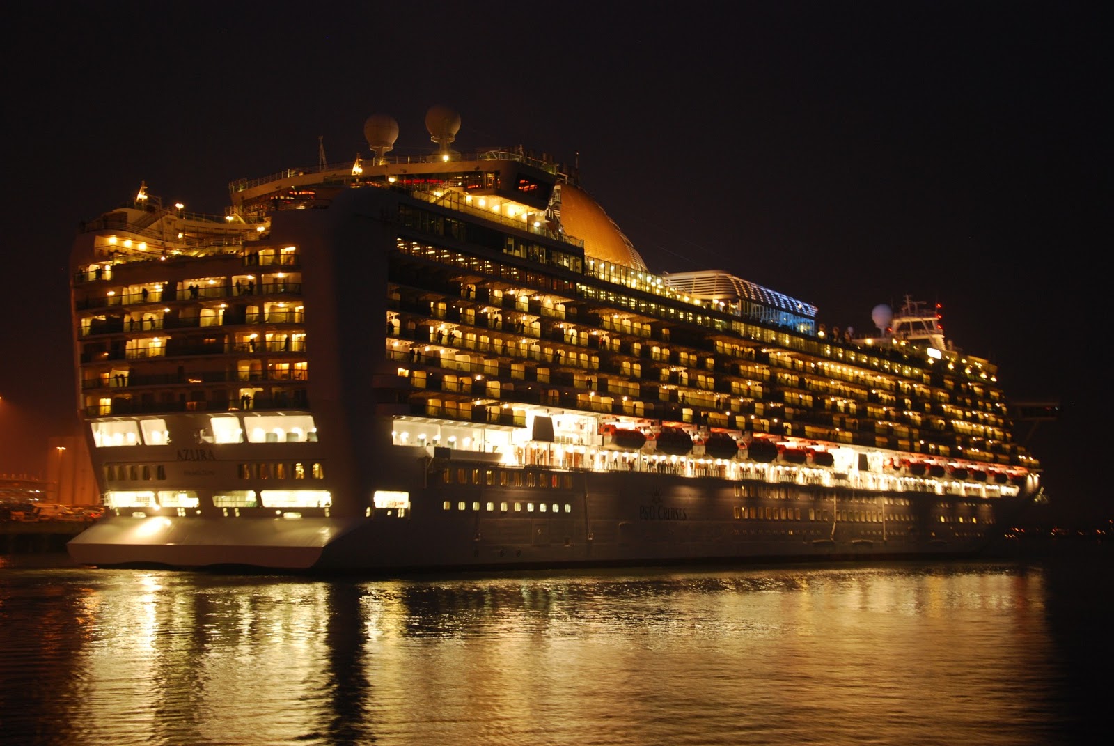 CRUISE SHIPS AND LINERS at Southampton