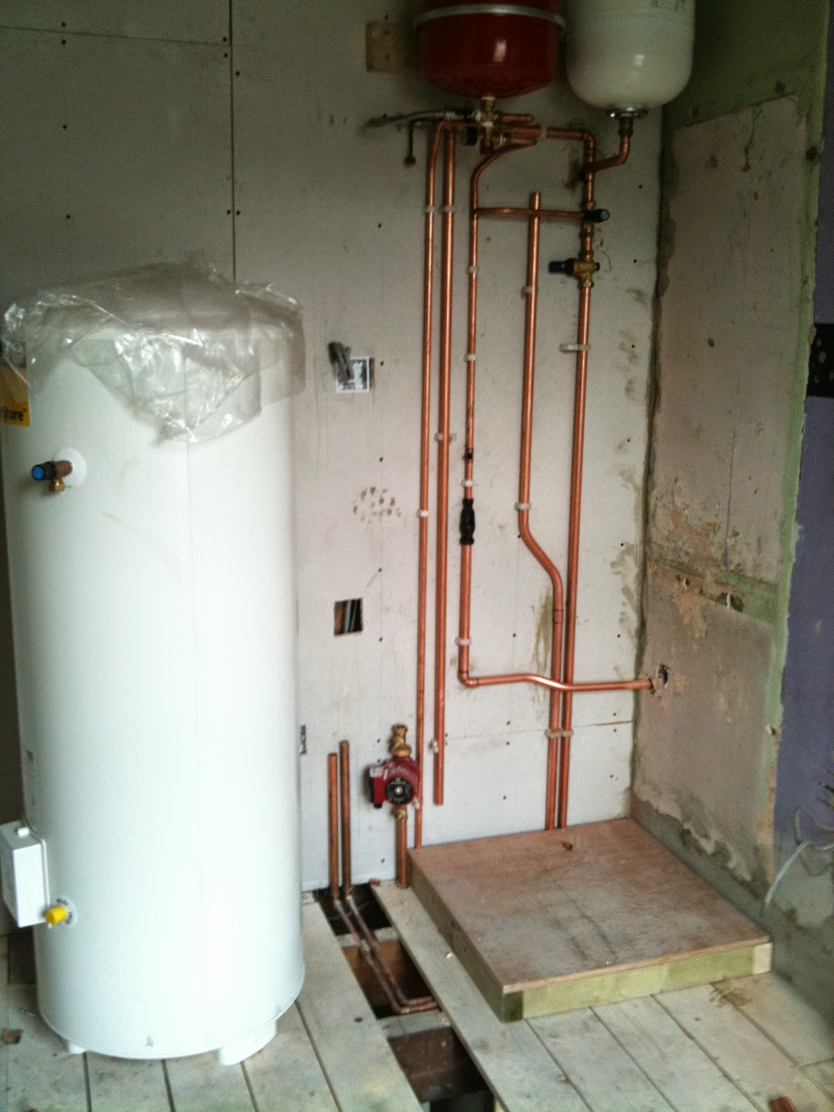 HSC Engineering : Boiler and unvented cylinder installation ( Y plan