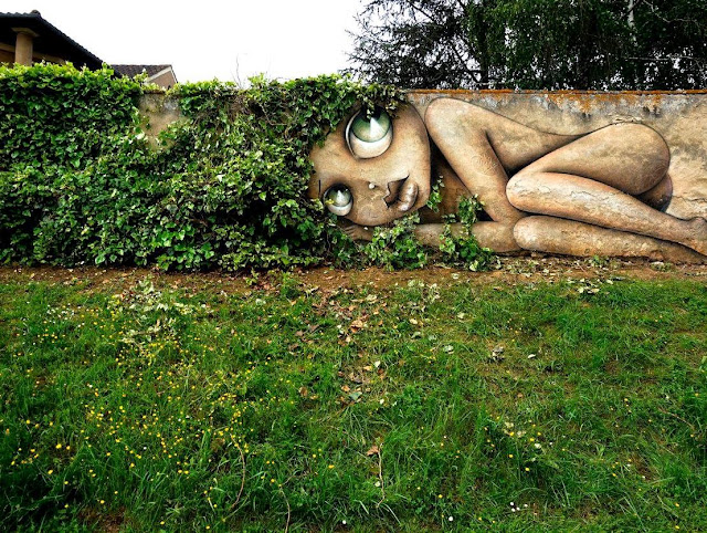 Vinnie spent her week-end working on this brand new piece somewhere in the city of Eauze in France.