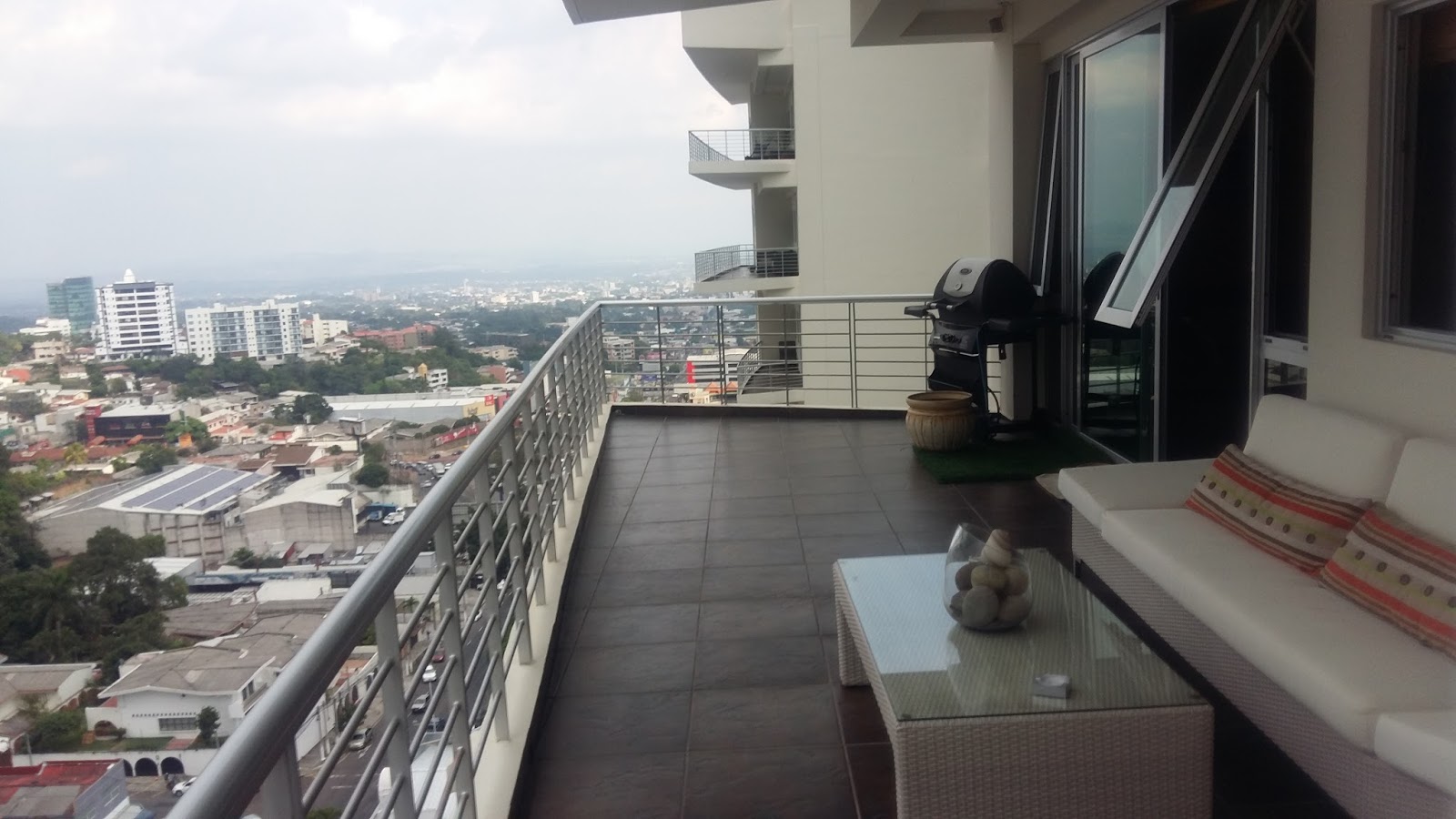 Bienes Raices A&A Asociados El Salvador En venta Apartamento en Terra