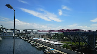大阪港駅出発後の車窓「港大橋」