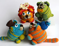 http://translate.google.es/translate?hl=es&sl=en&tl=es&u=http%3A%2F%2Faboutgoodness.com%2Famigurumi-crochet-cats-diy-tutorial-pattern%2F