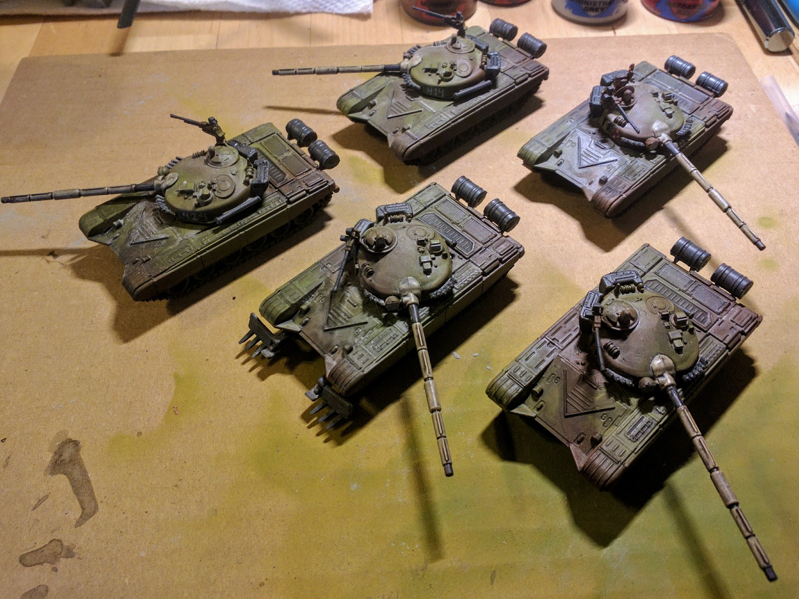 FarFlung Hobbyist First 5 Tanks painted!